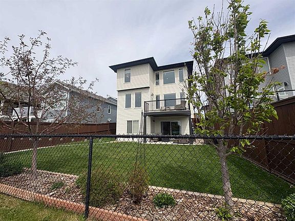 3rd image of 56 Greywolf Rd N