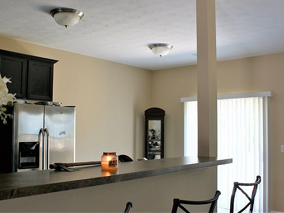 4th image of 52 Willowtrace Dr