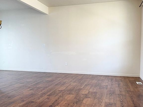 5th image of 1577 W Kingsbarn Way