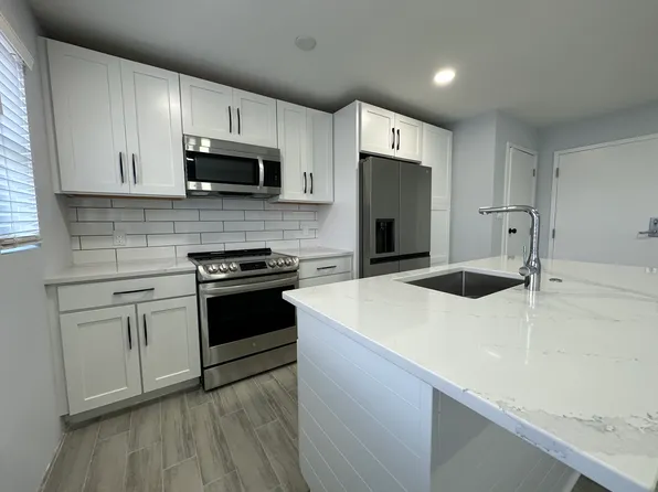 The Breakers, 207 9th Ave N #110, Jacksonville Beach, FL 32250