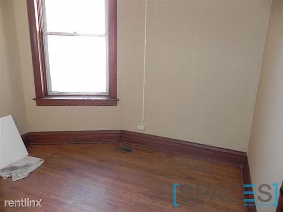 4th image of 4147 N Hermitage Ave #1