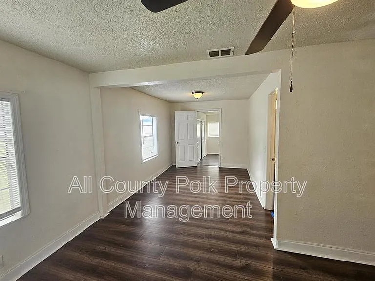 1734 35th St NW — Photo 5