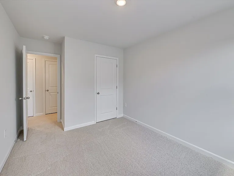 811 Grovebury Ct — Photo 24