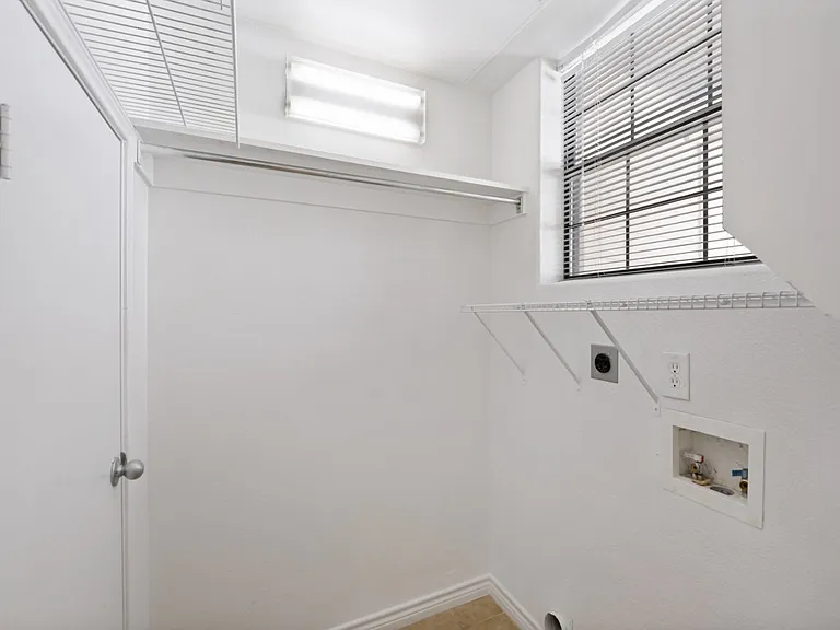 2800 Keller Springs Rd #7B — Photo 22