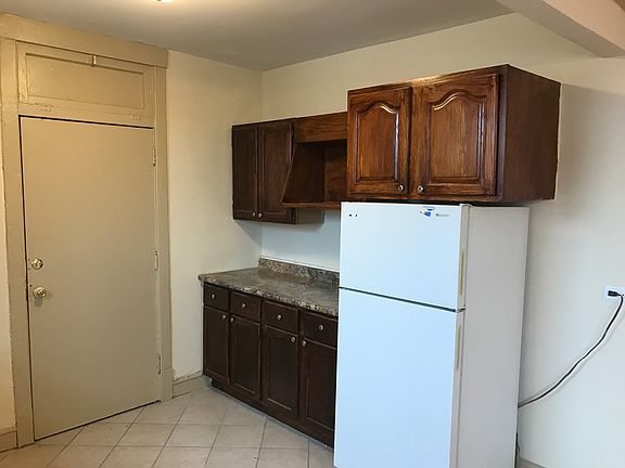 5th image of 1008 S 13th Ave APT 1W