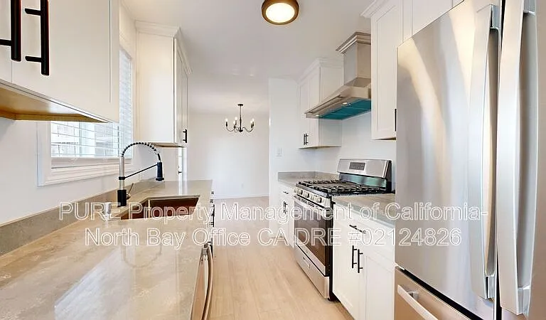 480 Washington Ct — Photo 18