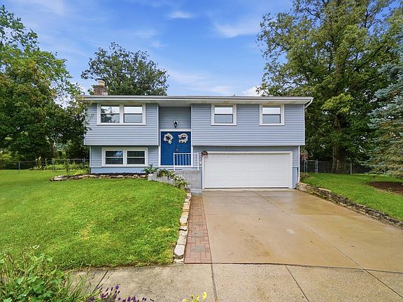 3rd image of 9630 Redwood Cir