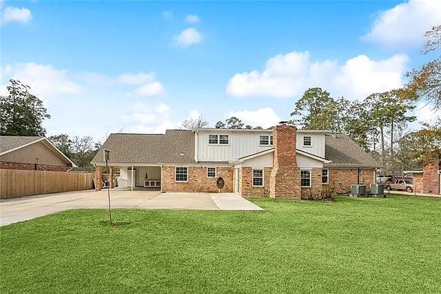 110 N Dabney Dr — Photo 26