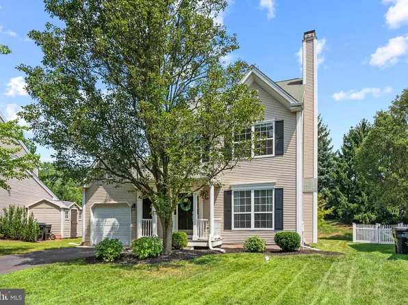 203 Pony Ln, Schwenksville, PA 19473