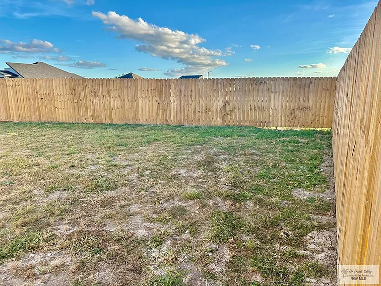 7005 Heliconia Dr — Photo 10