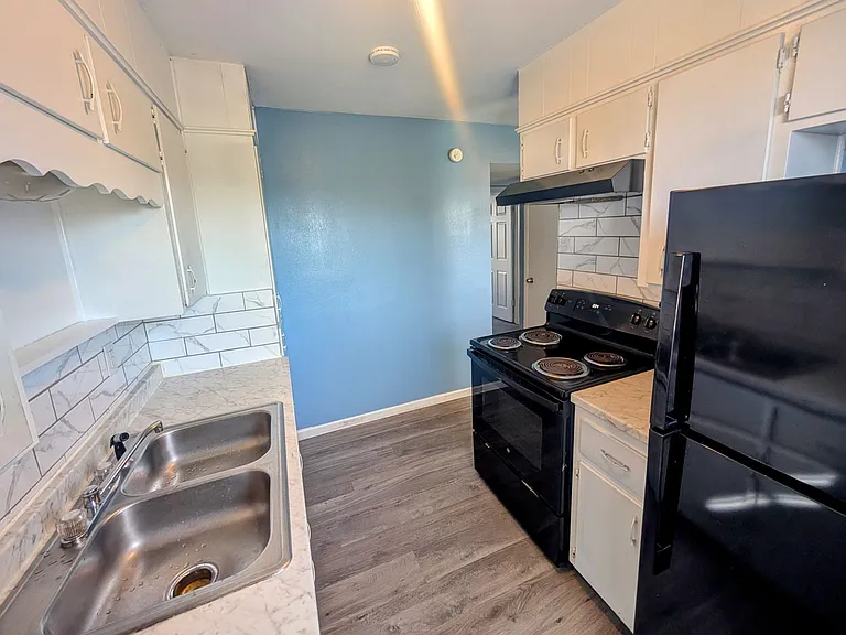 117 W Avenue A — Photo 1