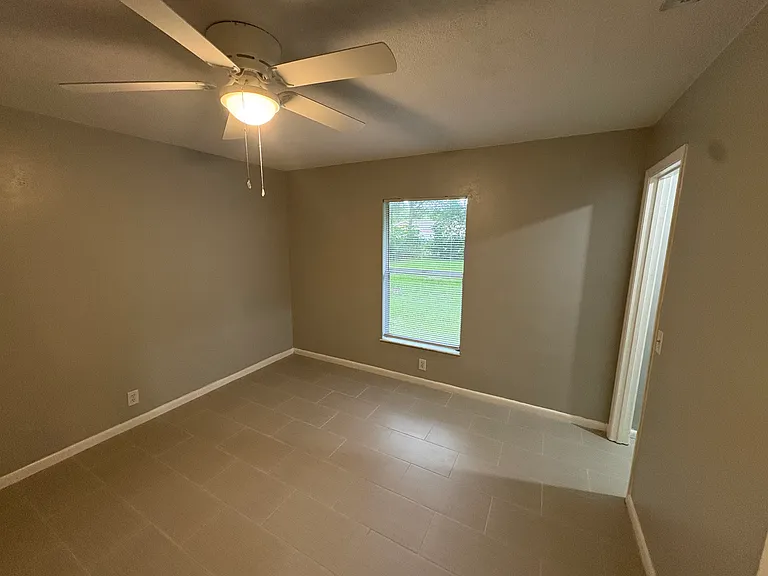 927 Russell Ave — Photo 15