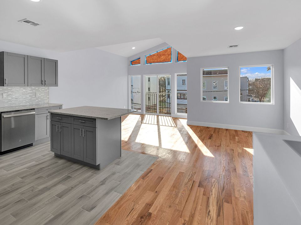 2nd image of 439 Avon Ave #1
