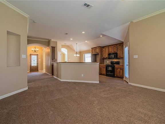 2nd image of 1120 Caroline Dr