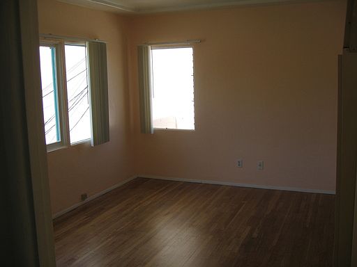 5th image of 4371 30th St