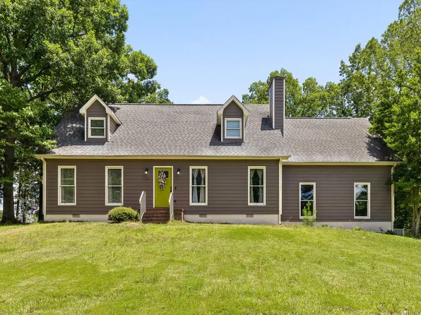 1062 Laura Dr, Dalton, GA 30721