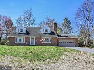 828 Hillaire Rd, Lancaster, PA 17601