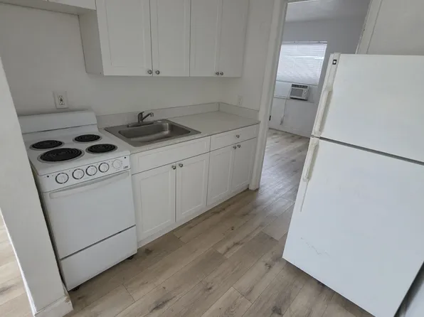 539 NW 1st Ave, Hallandale Beach, FL