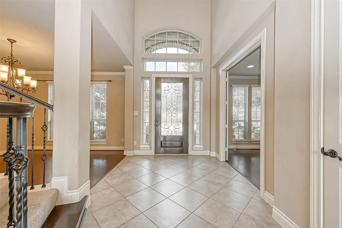Building Photo - 27415 Blinkwood Park