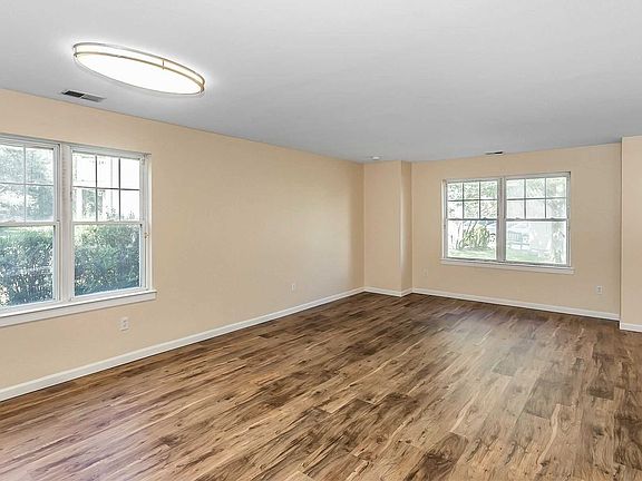 2nd image of 53 Morley Cir