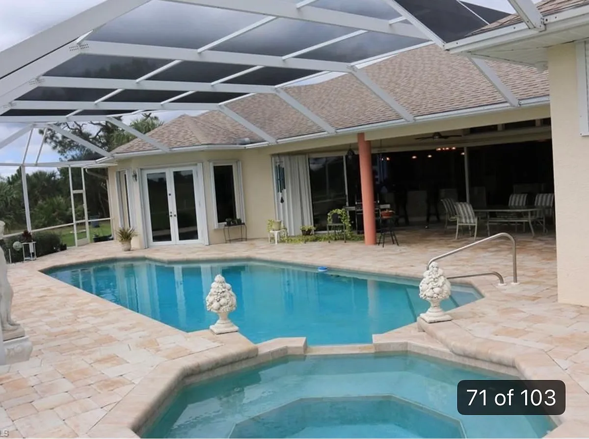 Building Photo - 605 Mirror Lakes Dr