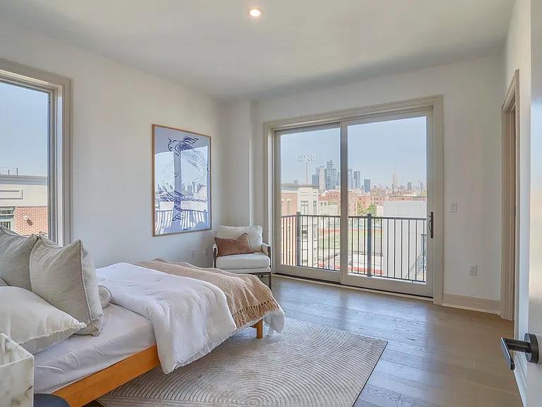 931 Madison St #405 — Photo 19
