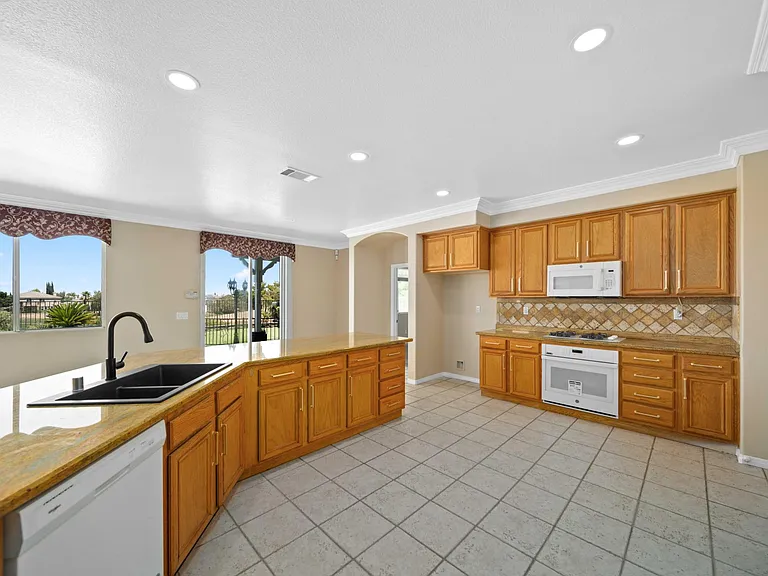 3121 Club Rancho Dr — Photo 21