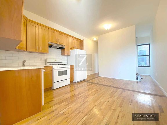 4th image of 308 12th St APT 4L