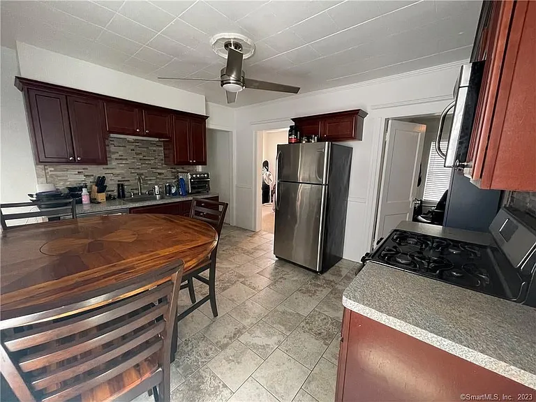109 Churchill St #2 — Photo 2