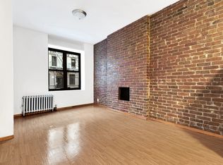 529 E 83rd St #1W, New York, NY 10028