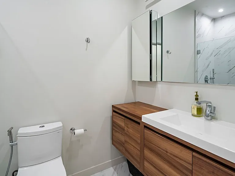 211 Condor St #8 — Photo 11