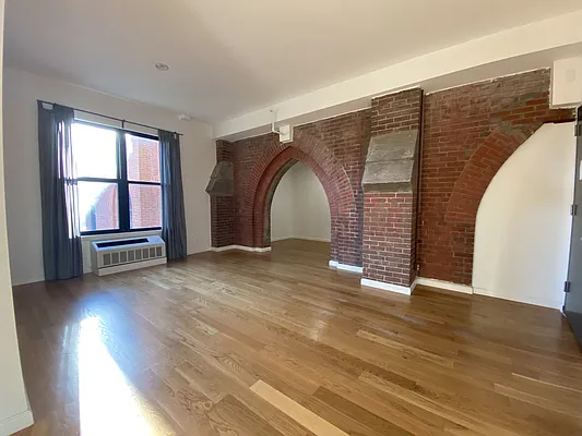 Rented by MySpaceNYC | media 43