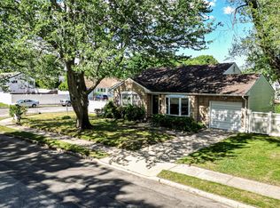 64 Grand Avenue, Lindenhurst, NY 11757