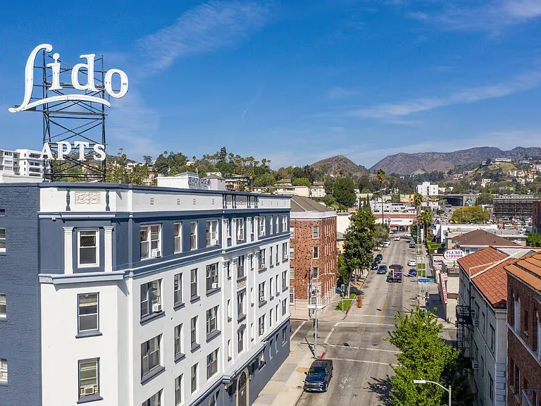 The Lido Apartments — Photo 21