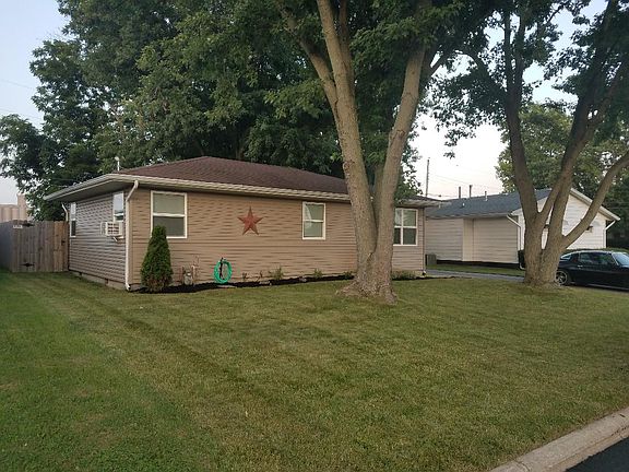 2nd image of 90 Sycamore St