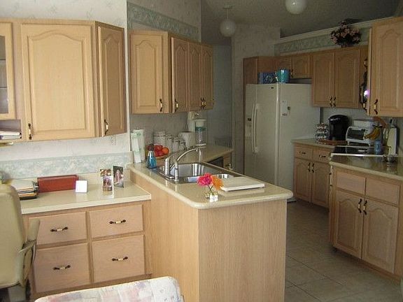 3rd image of 249 Willow Brook Dr