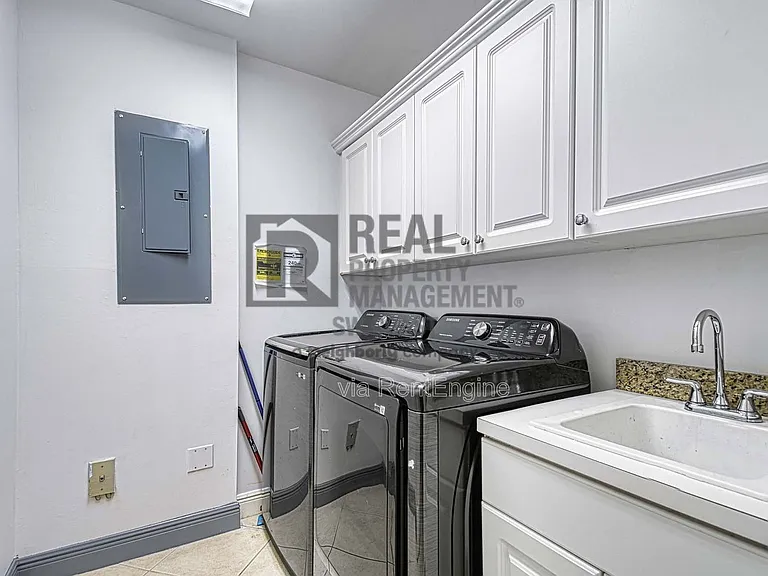 27020 Adriana Cir #201 — Photo 14