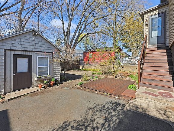 3rd image of 73 Taylor St