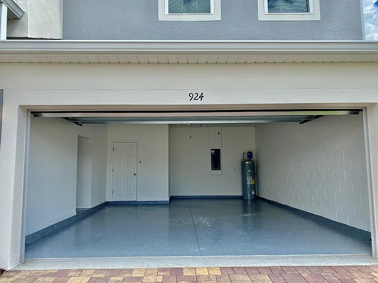 924 Avenal Ln — Photo 37