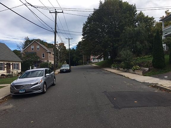 Exterior Neighborhood (street photo)