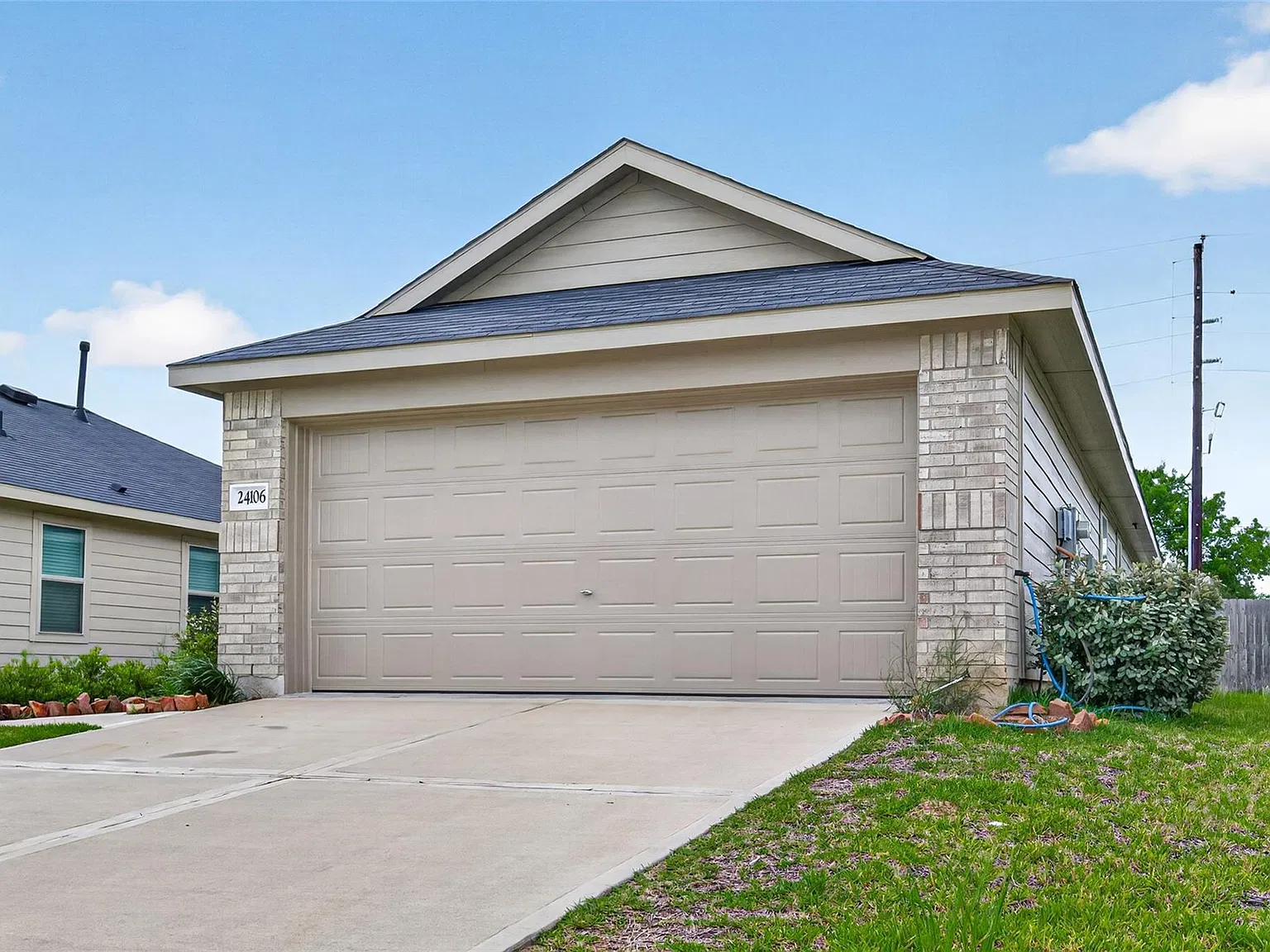 3 bed, 2.0 bath, 1320 sqft, $1,850 — Photo 3