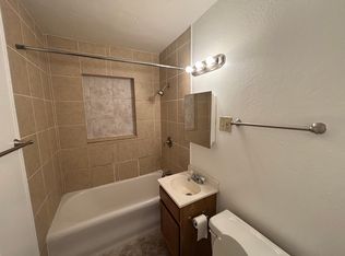 12 W 16th Ave, Hutchinson, KS 67501