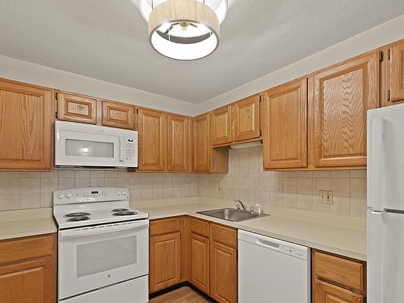 4th image of 198 Locust St #1-706