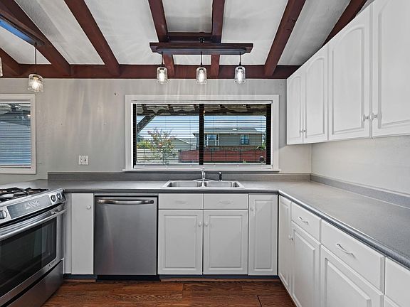 5th image of 205 Alma Avenue
