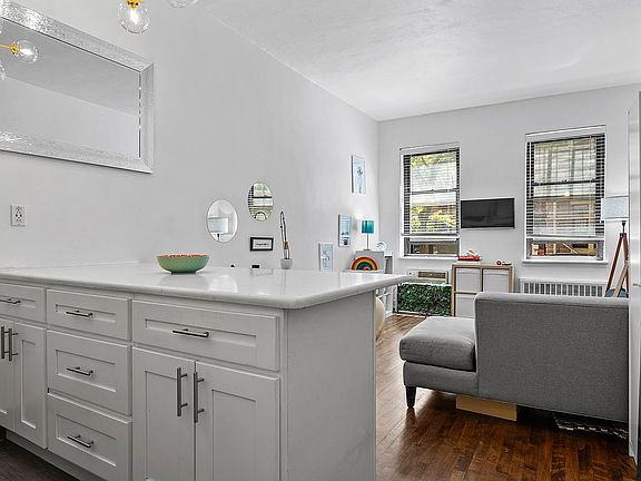 5th image of 415 E 80th St APT 1-N