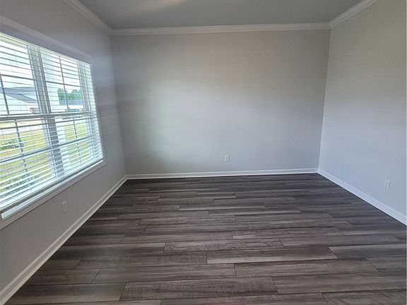 4th image of 113 BLUEBERRY Court NE