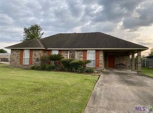 25020 Pin Oak Ave, Plaquemine, LA 70764