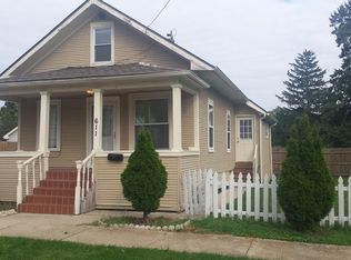611 Cleveland St, Aurora, IL 60505