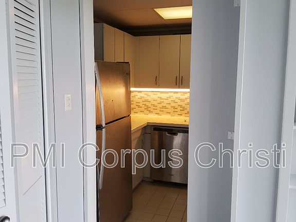 5th image of 4600 Ocean Dr APT 903
