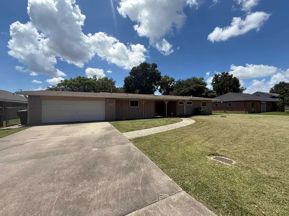 3221 Bryan Ave, Groves, TX 77619